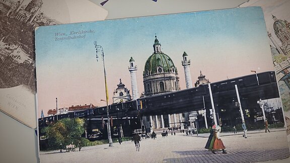 13Wien_wie_es_niemals_war_Teil_1_Postkarte_Karlsplatz_mit_Hochbahn_.jpeg  