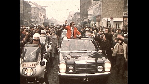 Karl Schranz beim Autocorso in Wien