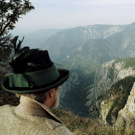 Semmering_Berger_Freud_ins_Hoellental_blickend.1.jpg  